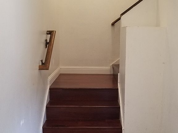 5th image of 311 Deanne Ln