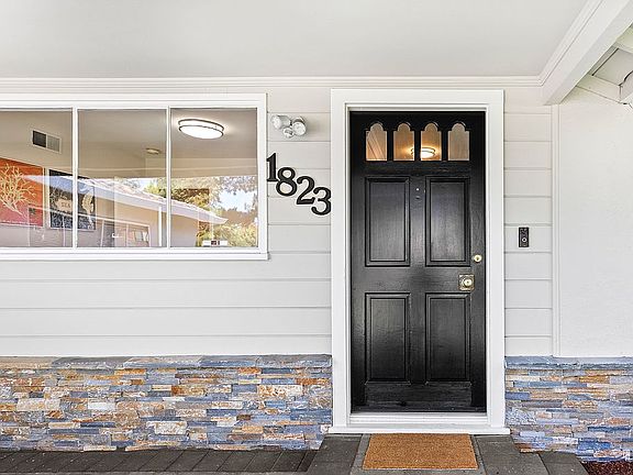 5th image of 1823 Fallen Leaf Ln