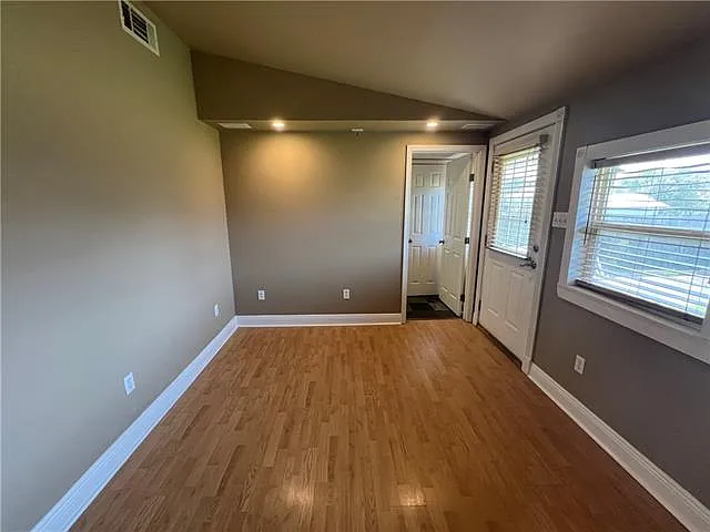 1008 Community St — Photo 8
