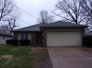 940 S Peach Tree Ave, Springfield, MO 65804