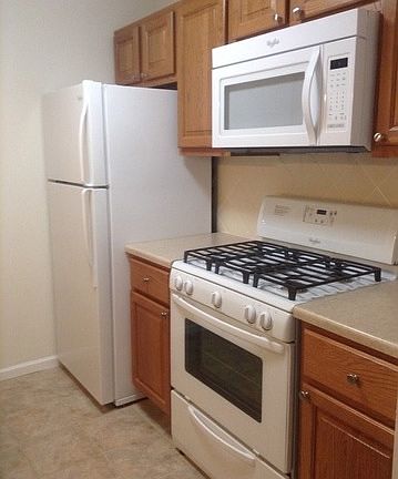 4th image of 208 Shorewood Dr