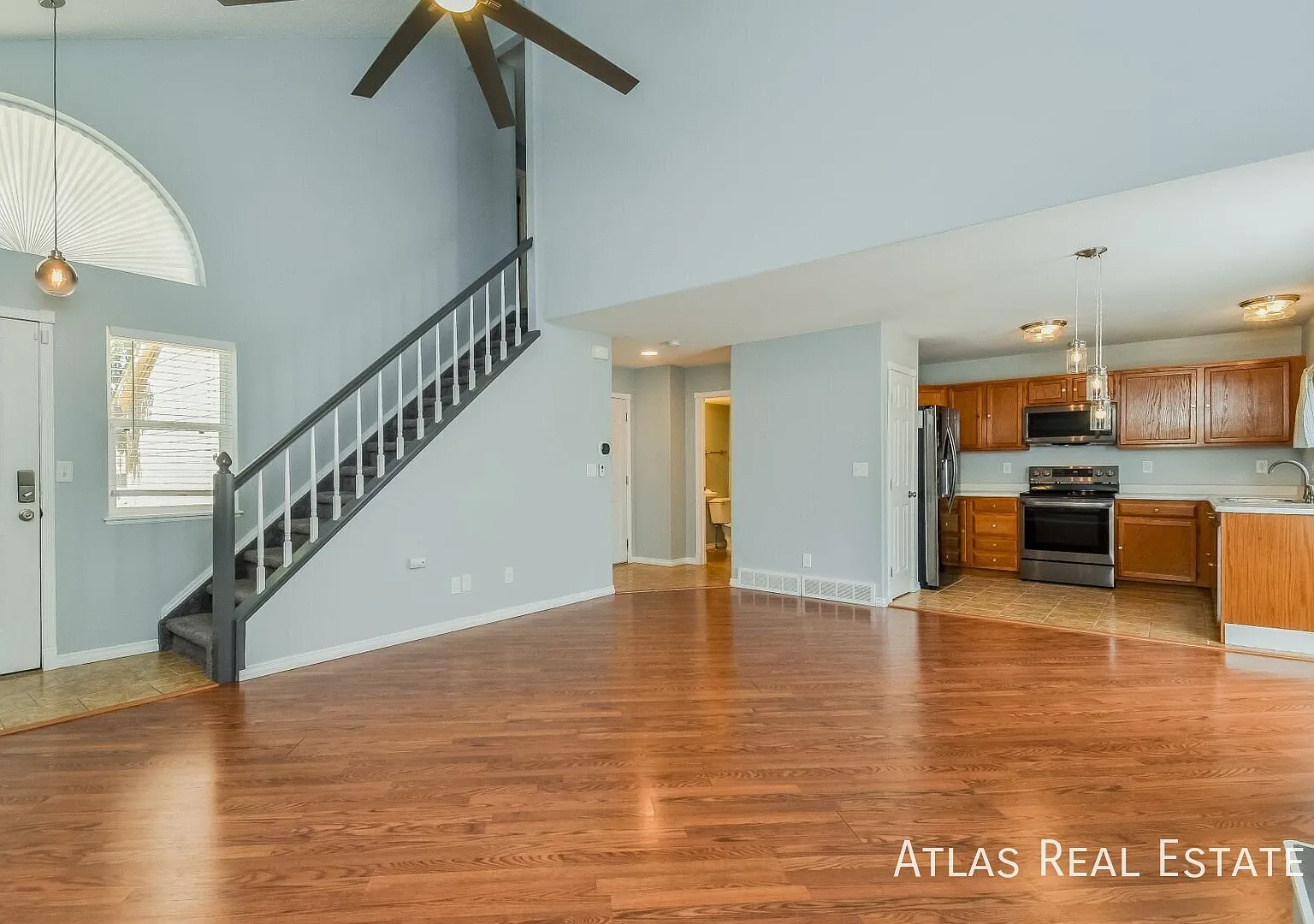 Coming Soon! || Quiet & Comfortable 3 Bed 4 Bath Home With A/C In Stetson Hills! — Photo 3