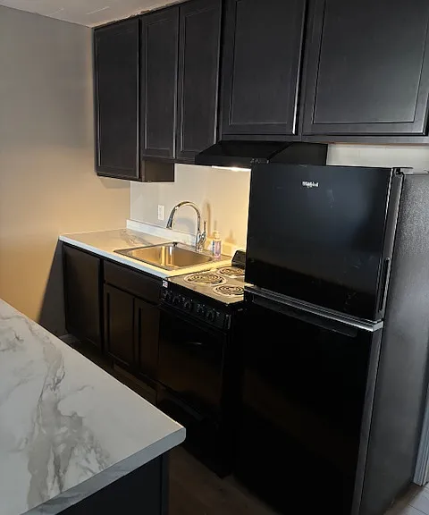 1807 Stonegate Dr #102 — Photo 2