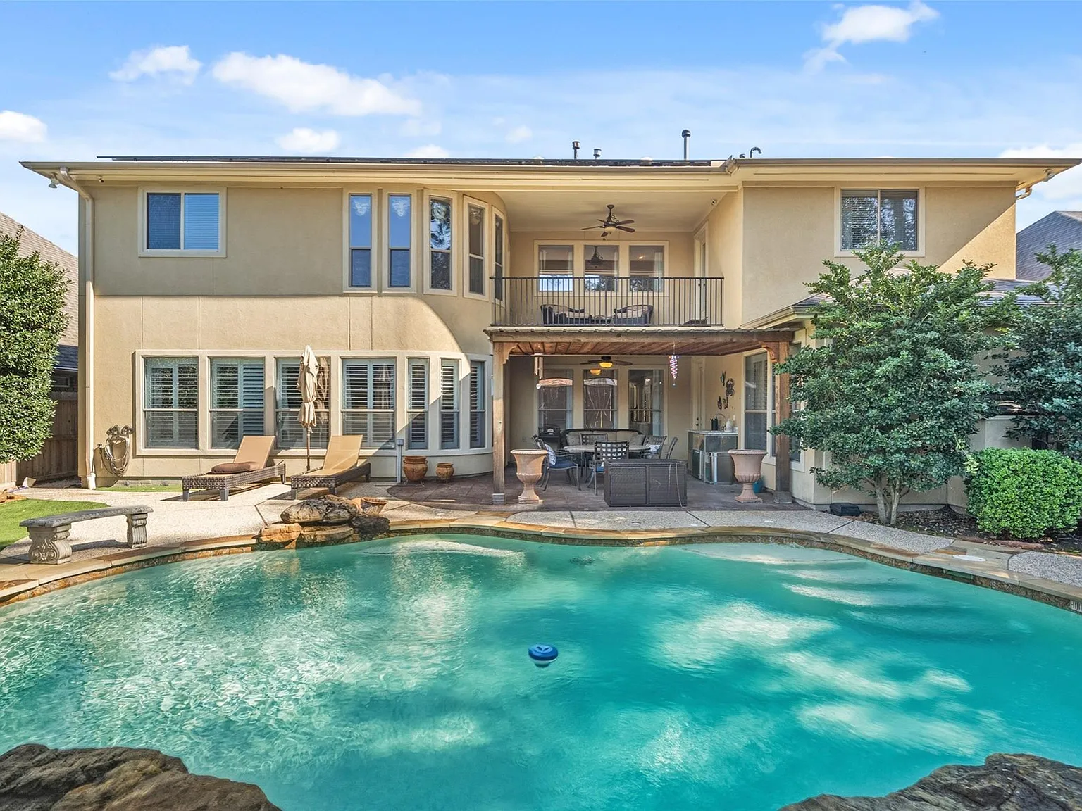 4 bed, 3.5 bath, 5061 sqft, $7,500 — Photo 4