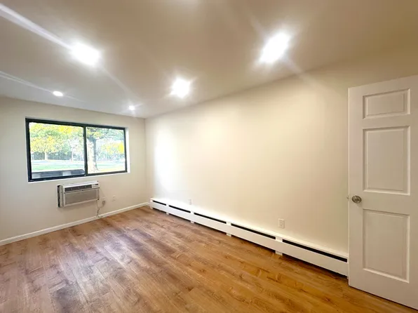 79-18 Astoria Boulevard image 13 of 19