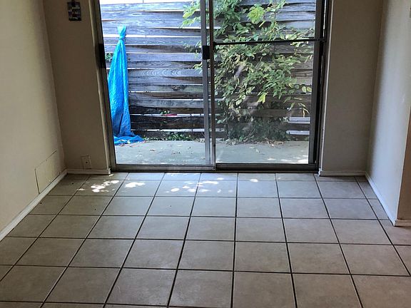 4th image of 14439 Edgemont St