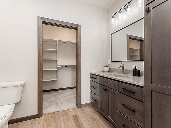 5th image of 1302 Castle St #B