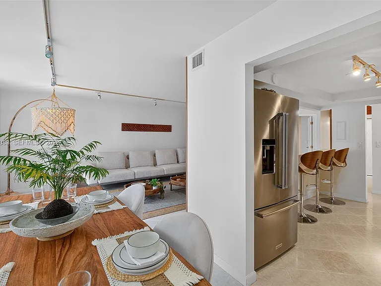 2401 Collins Ave #1406 — Photo 12