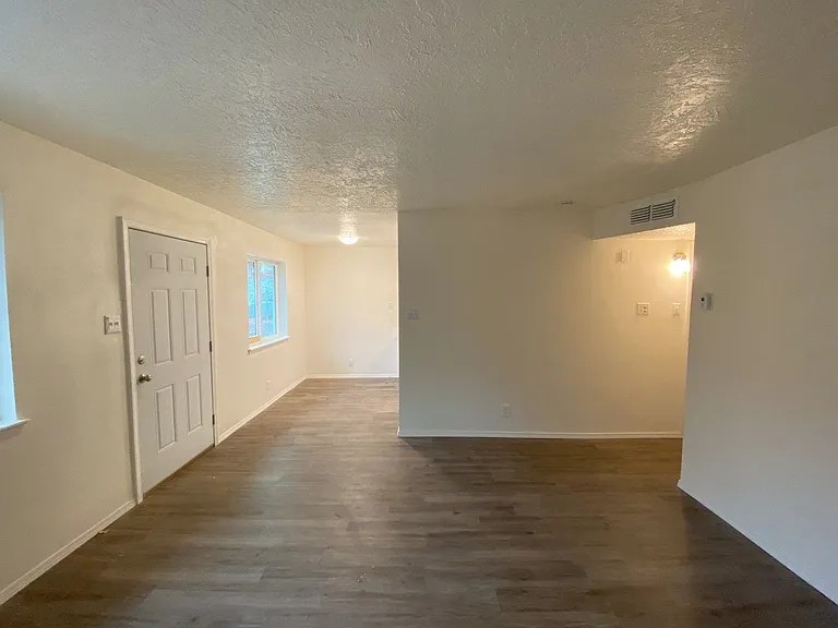 12120 Menaul Blvd NE — Photo 6