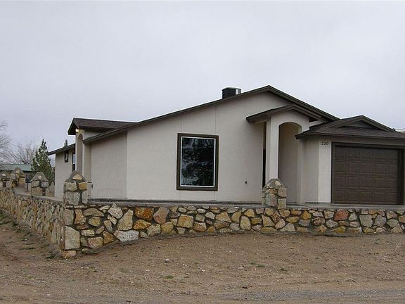 2nd image of 220 Candelaria St