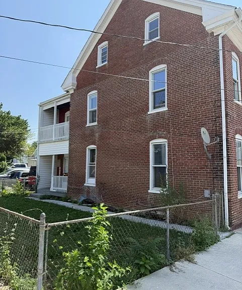 110 Elm St — Photo 9