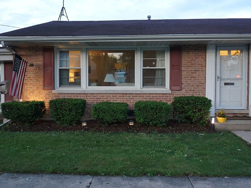 1st image of 556 Crestwood Dr
