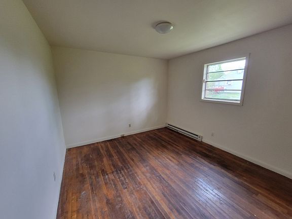 3rd image of 4304C Parker St