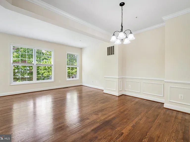 8341 Broderick Cir — Photo 9