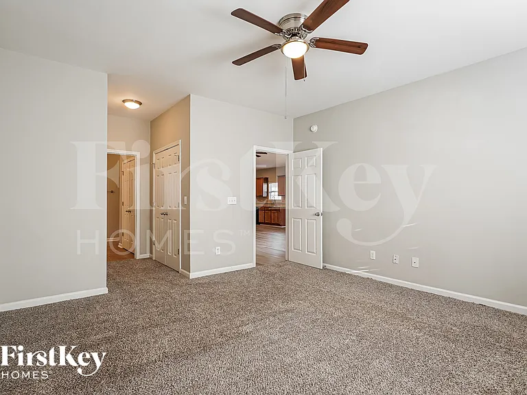 1092 Fairbank Ln — Photo 13