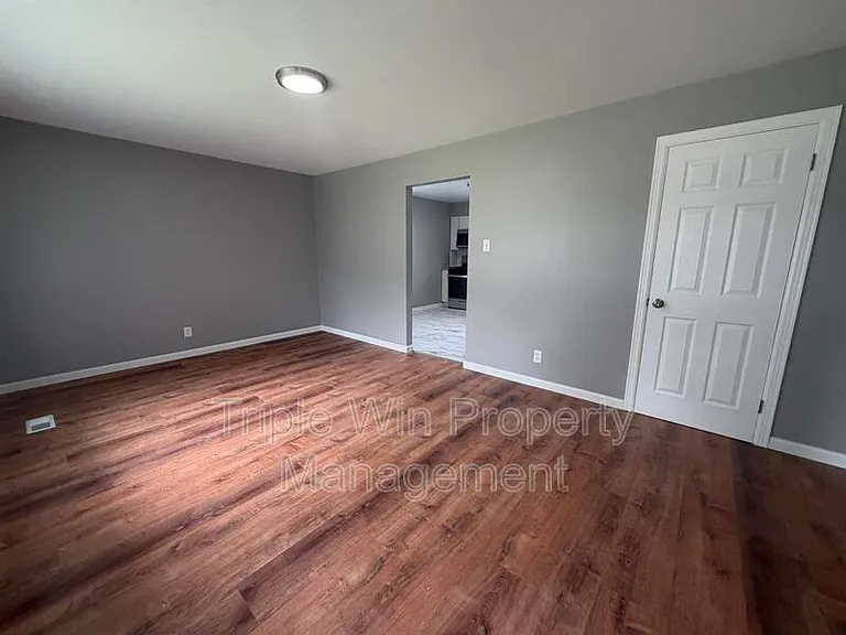 3349 Marmary Ln — Photo 8