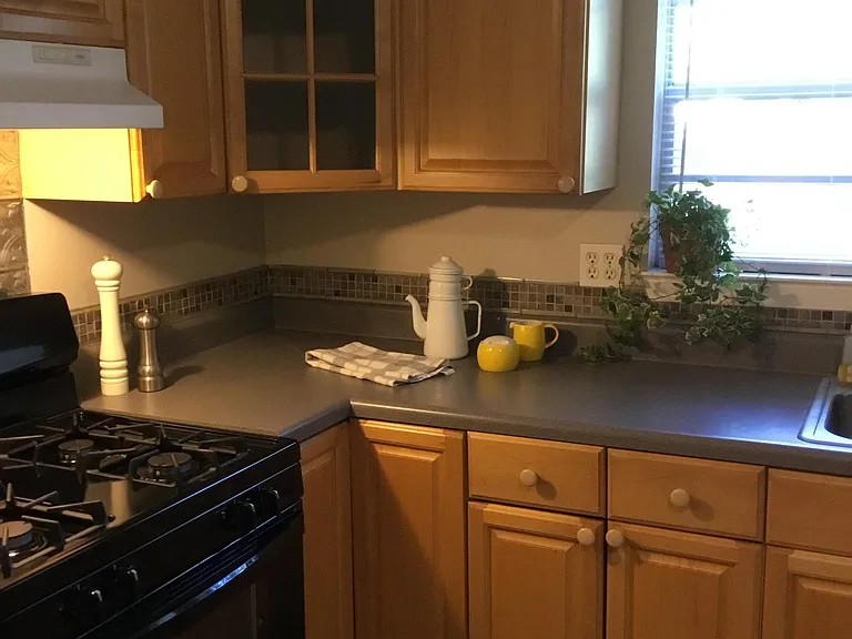 430 Kathleen Dr — Photo 2
