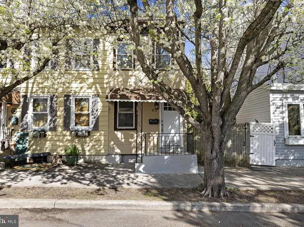 65 Mary St, Bordentown, NJ 08505