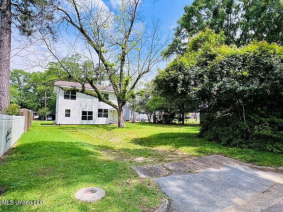 2nd image of 308 W Beers St
