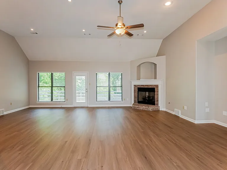 60 Willow Crest Cv — Photo 6