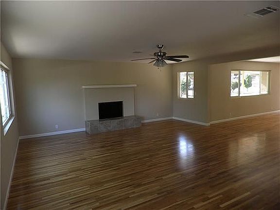 3rd image of 11106 Toyon Hill Dr