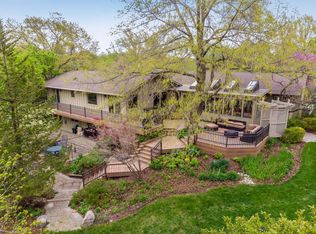 1111 Sunset Ave, Pella, IA 50219