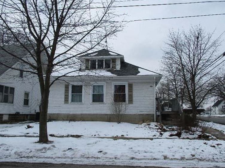 1st image of 800 S Park St