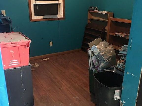 4th image of 608 Taylor St