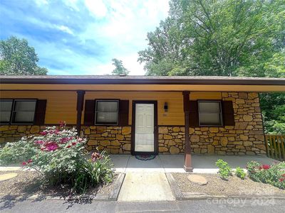 100 View De Lake Dr, Etowah, NC, 28729