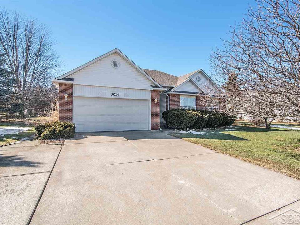 1st image of 3014 Blue Grass Ln