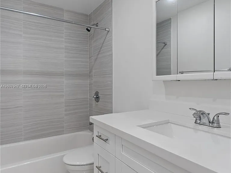 10501 SW 53rd St — Photo 13