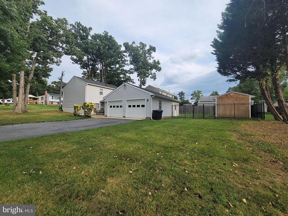 1st image of 9300 N Laurel Rd
