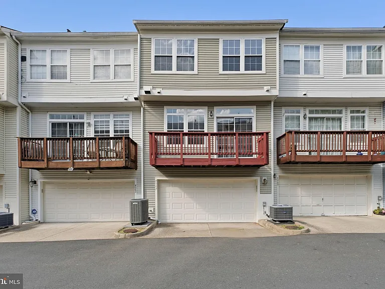 4067 Fountainside Ln — Photo 34