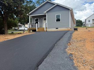 93 Beverley St, Verona, VA 24482