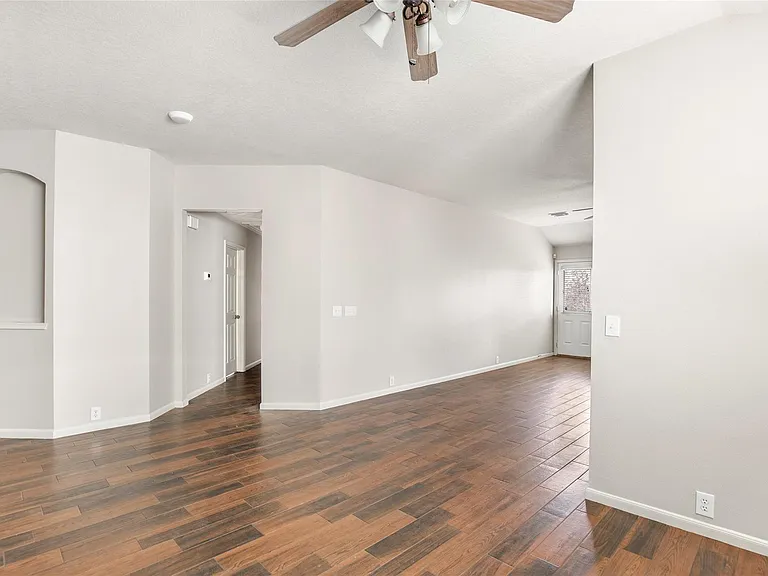 2822 Foster Hill Dr — Photo 13