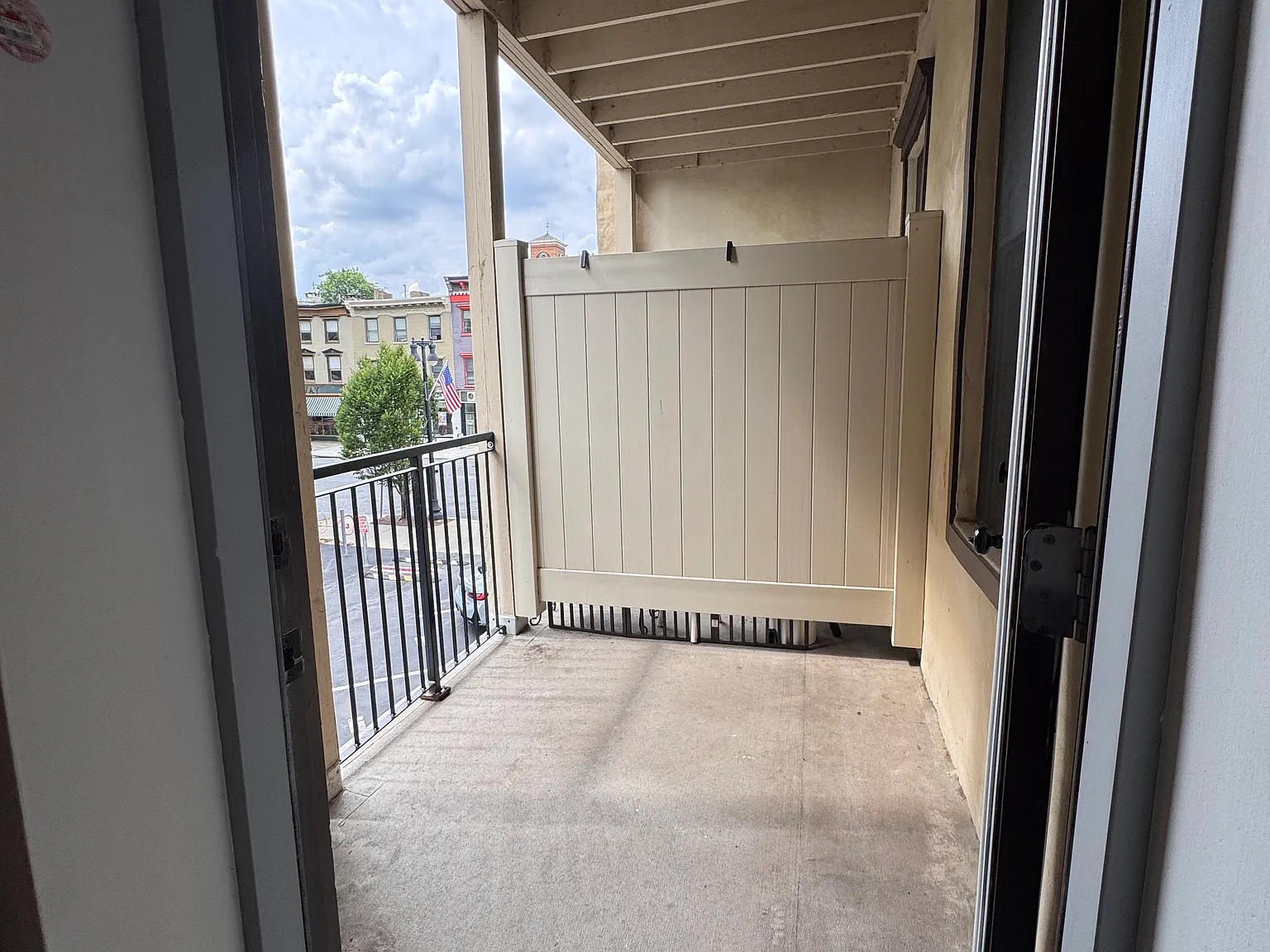 2 bed, 750 sqft, $1,885 — Photo 3