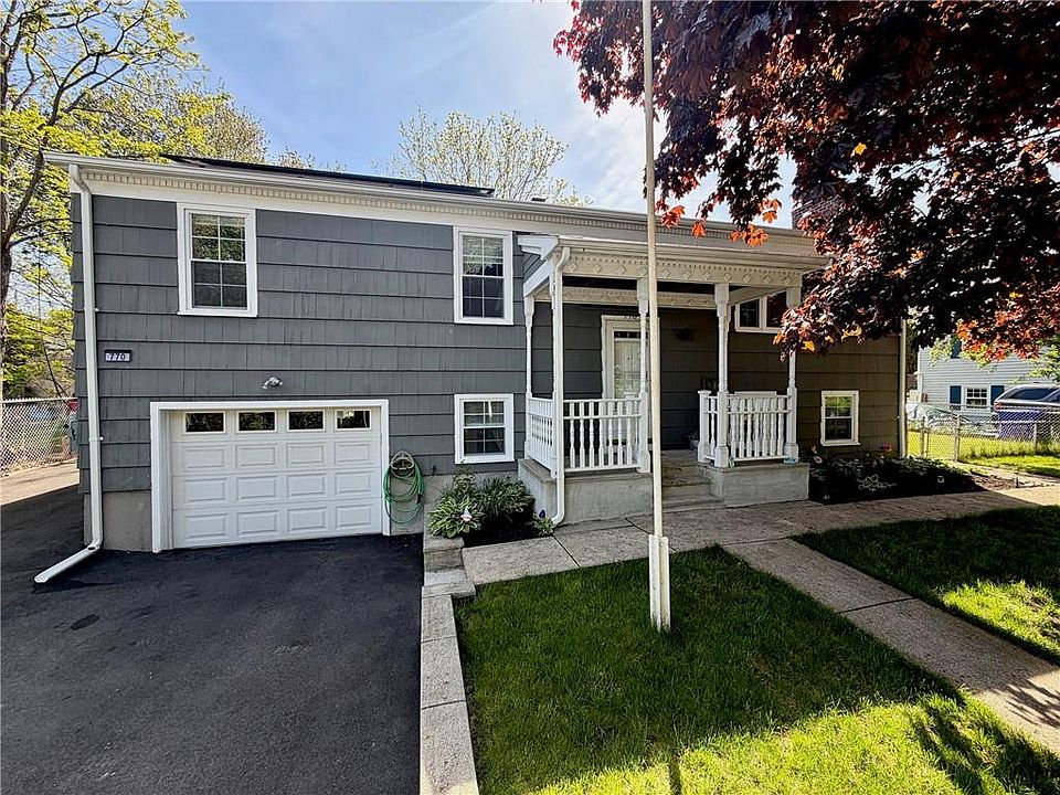 1st image of 770 Metacom Ave