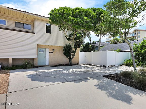 4th image of 2075 2ND Street N
