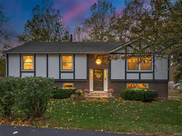 7 Colleen Lane, Wallkill, NY 12589