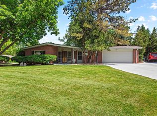 890 Holland St, Lakewood, CO 80215