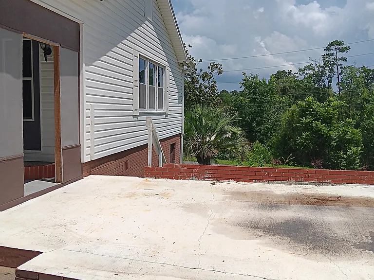 964 Morgan Ave — Photo 4