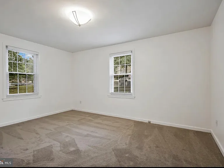 818 S Arlington Mill Dr #102 — Photo 5