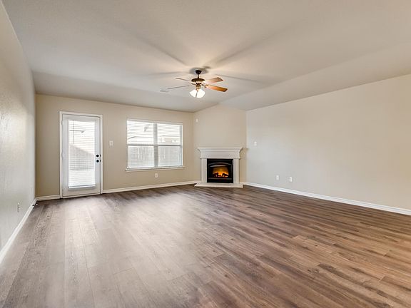 5th image of 1516 Castle Creek Dr