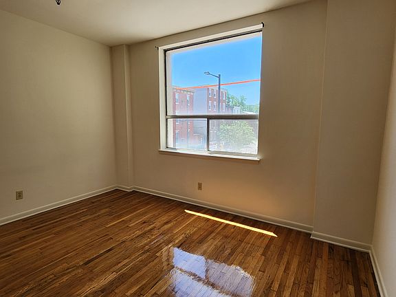 3rd image of 428 S 13th St #205