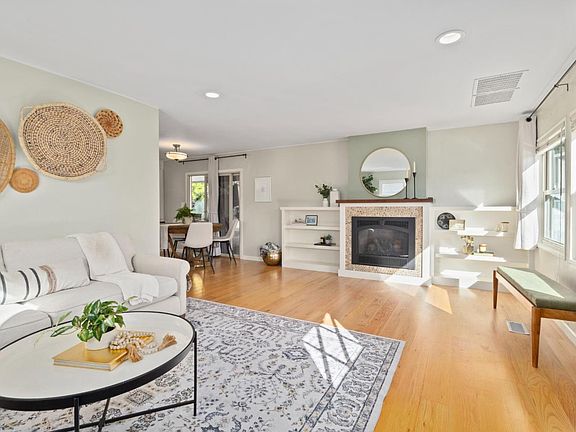 4th image of 3381 Ashwood Way #3381