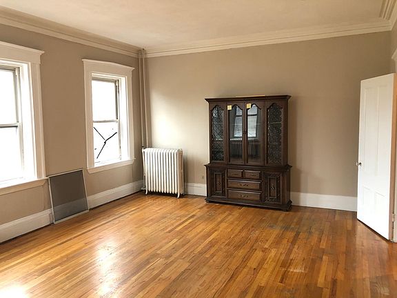 2nd image of 9 Eden St #3B