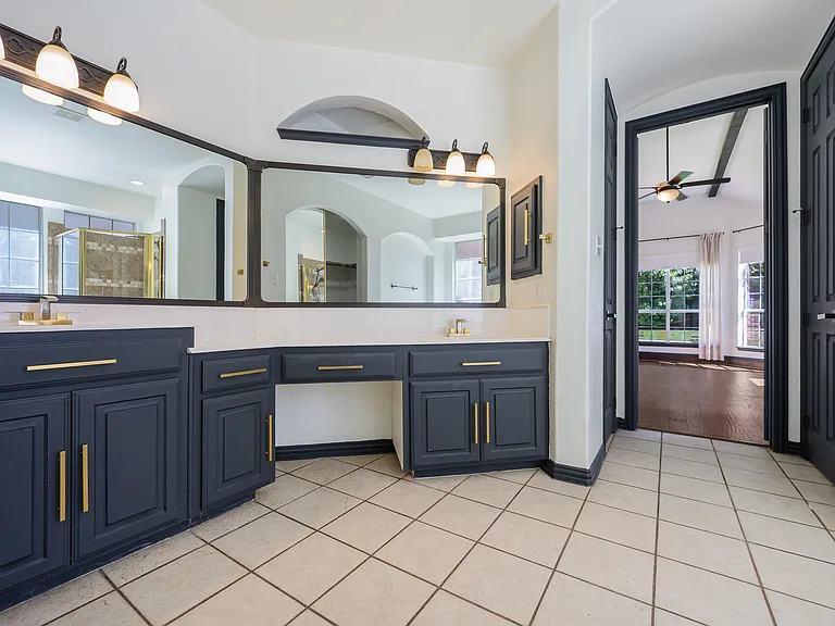 5170 Mohegan Ln — Photo 25