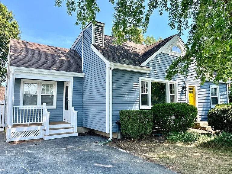 55 Fatima Dr — Photo 1