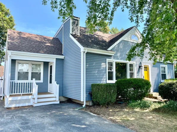 55 Fatima Dr, Bristol, RI 02809