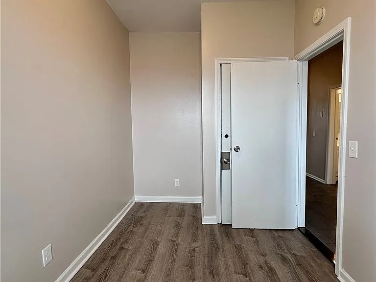 310 Hampshire St — Photo 12